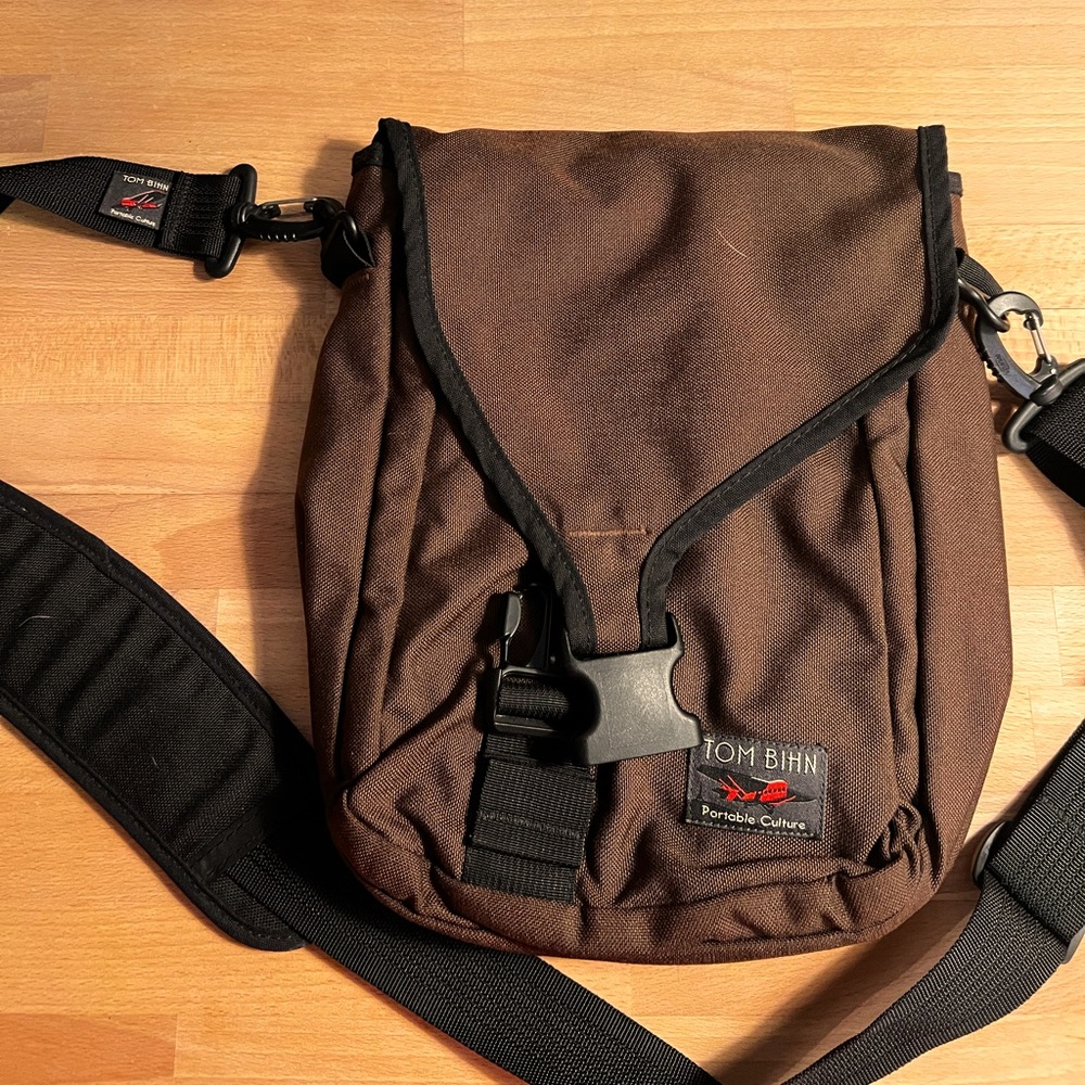 Tom Bihn RETIRED Ristretto in cocoa/ cayenne